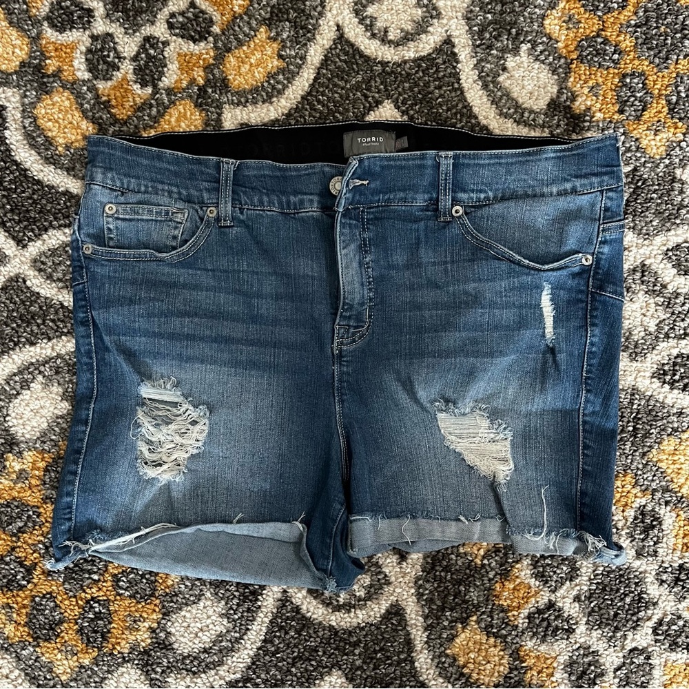Women’s Torrid High-rise Distressed Denim Shorts 20